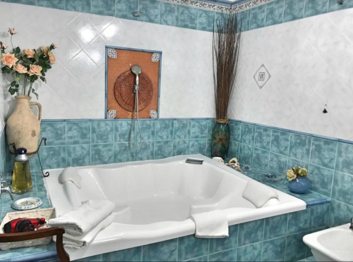L’alloggio di Tina Hotel Napoli Esterno foto